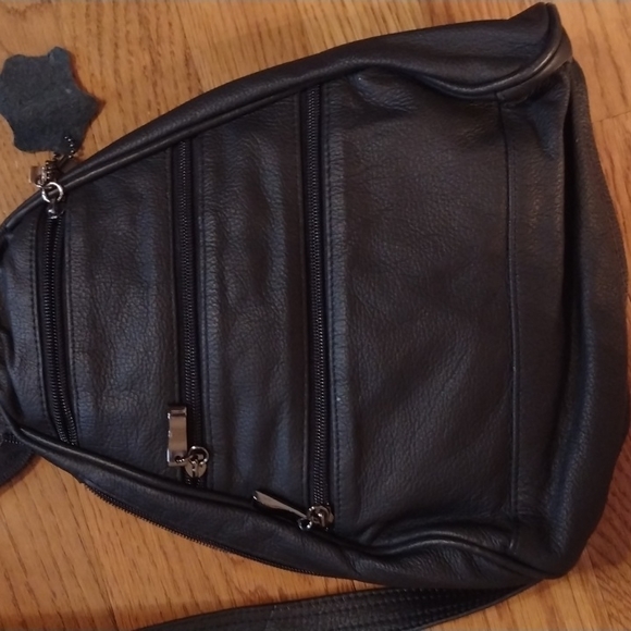 Back pack - Picture 3 of 3